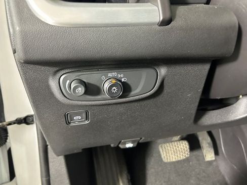 Used 2024 GMC Terrain SLE w/ Driver Convenience Package AWD/4WD image 18
