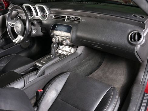 Used 2010 Chevrolet Camaro SS RWD image 38