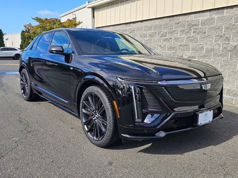 New 2026 Cadillac Lyriq V image 13