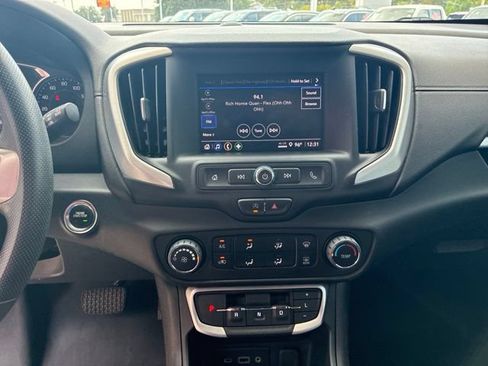 Used 2024 GMC Terrain SLE w/ Elevation Edition FWD image 24
