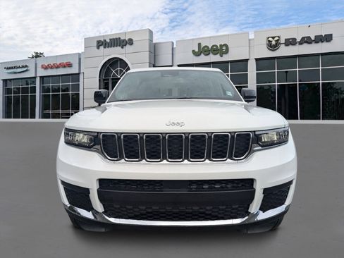 New 2025 Jeep Grand Cherokee L Laredo image 8