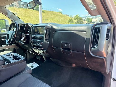 Used 2018 Chevrolet Silverado 2500 LT AWD/4WD image 29