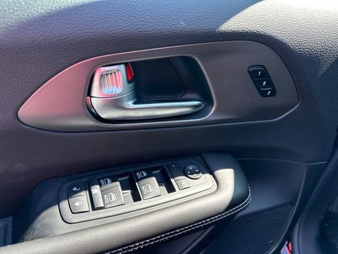New 2027 Chrysler Pacifica Select AWD/4WD image 11
