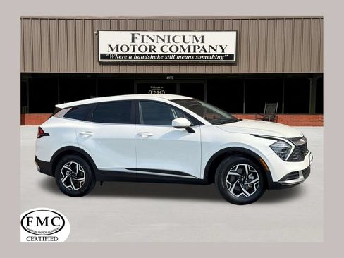 Used 2025 Kia Sportage LX FWD image 1