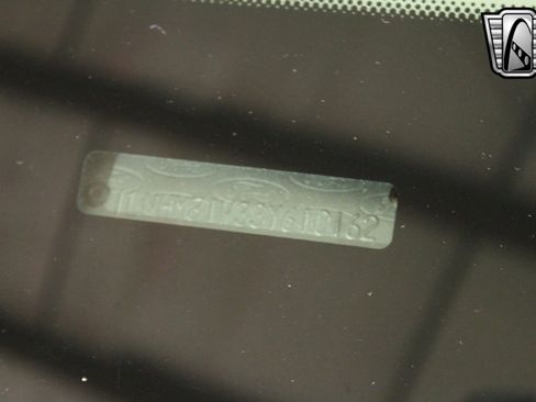 Used 2003 Lincoln Town Car Executive image 16