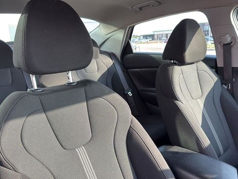 Used 2024 Hyundai Elantra SE FWD image 31