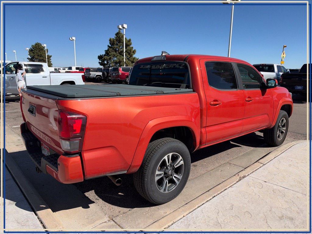 Used 2018 Toyota Tacoma TRD Sport w/ Technology Package AWD/4WD image 3