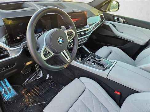 Used 2025 BMW X5 M60i image 10