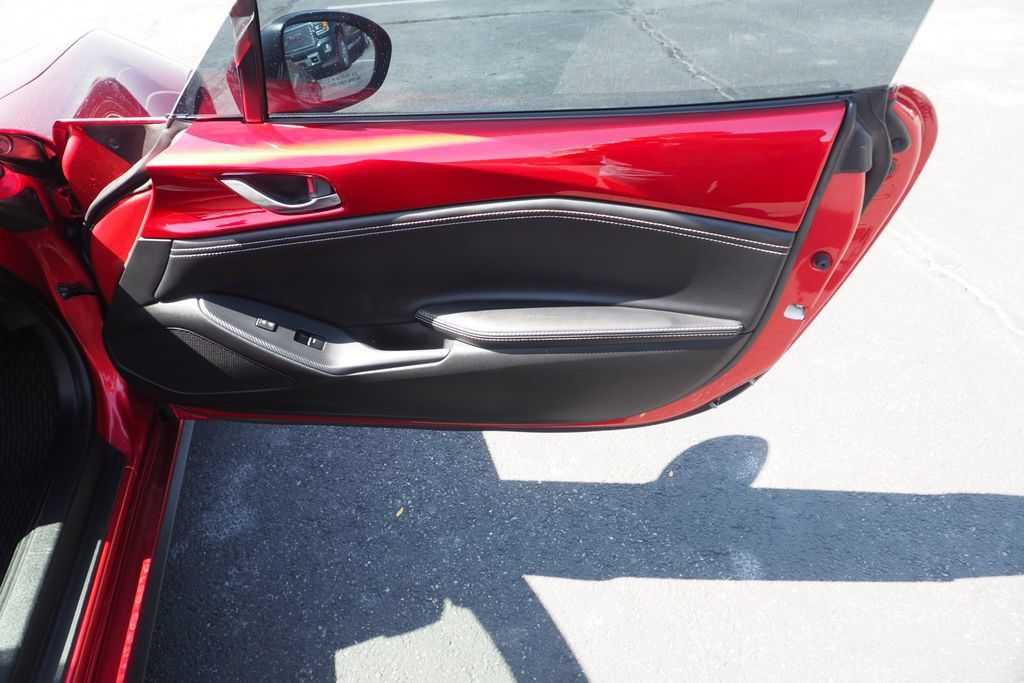 Used 2024 MAZDA MX-5 Miata RF Grand Touring w/ Weather Package RWD image 19