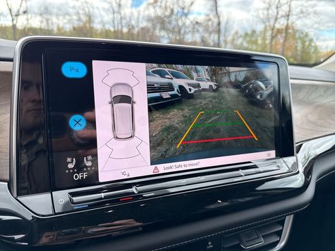 New 2026 Volkswagen Atlas SE image 9