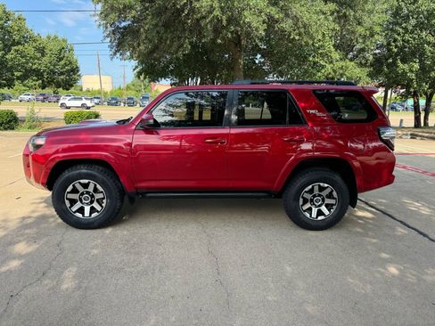 Used 2021 Toyota 4Runner TRD Off-Road image 2