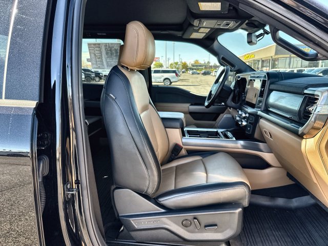 Used 2025 Ford F350 Lariat w/ Lariat Ultimate Package AWD/4WD image 25