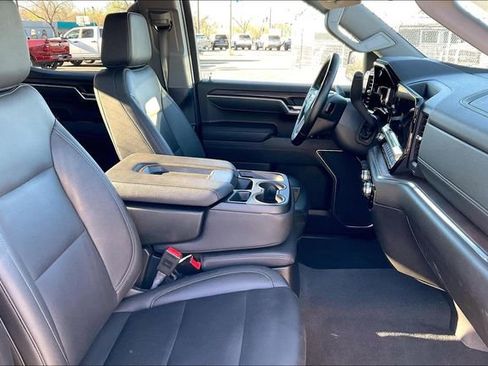 Used 2025 GMC Sierra 1500 SLT AWD/4WD image 7