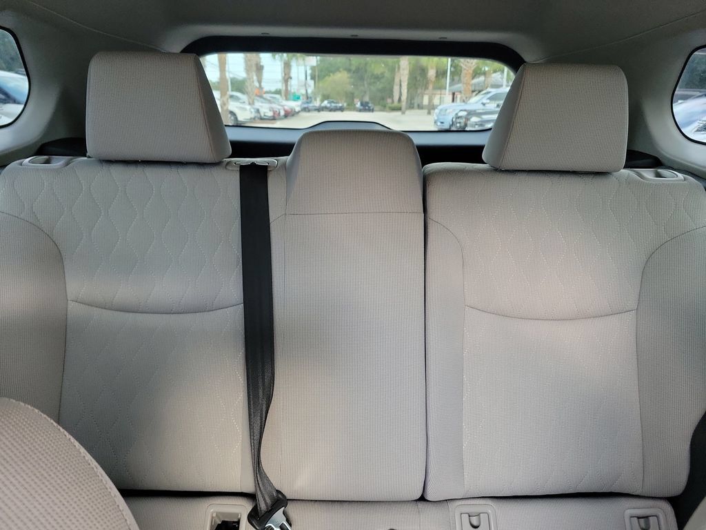 Used 2025 Toyota Corolla Cross L FWD image 13