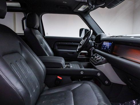 Used 2021 Land Rover Defender 90 X-Dynamic S image 26