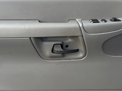 Used 2008 Ford E-350 and Econoline 350 XLT image 20