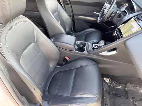 Used 2022 Jaguar E-PACE SE image 19