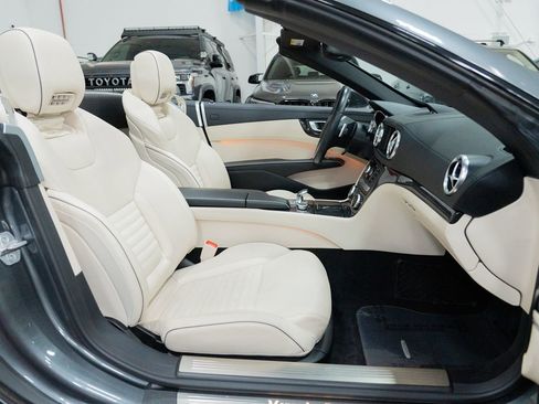 Used 2013 Mercedes-Benz SL 550 image 27