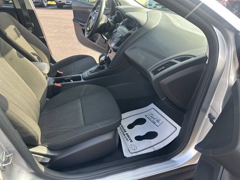 Used 2018 Ford Focus SE image 19