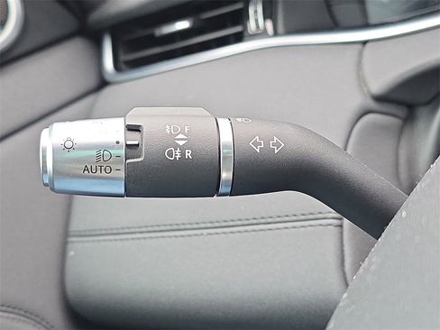 Used 2020 Land Rover Range Rover Evoque SE image 31