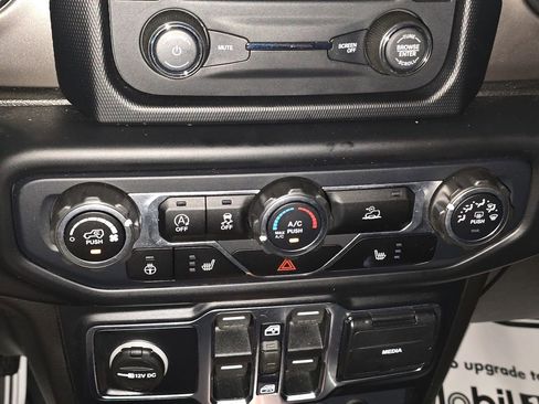 Used 2020 Jeep Gladiator Sport w/ Quick Order Package 24S AWD/4WD image 19