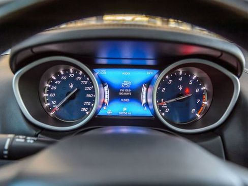 Used 2018 Maserati Ghibli GranSport image 17