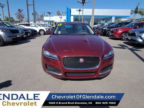Used 2017 Jaguar XF Prestige image 3