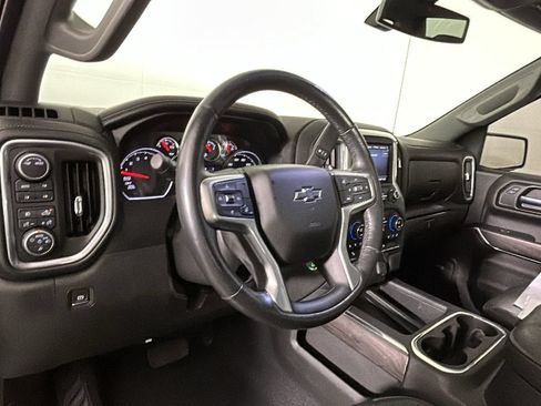 Used 2020 Chevrolet Silverado 1500 LTZ AWD/4WD image 16