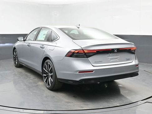 Used 2025 Honda Accord Touring image 7