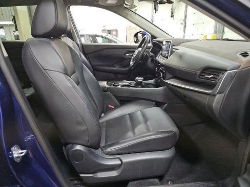 Certified 2023 Nissan Rogue SV w/ SV Premium B Package AWD/4WD image 8