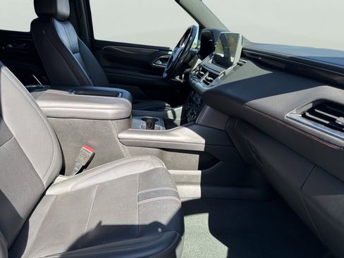 Used 2022 Chevrolet Suburban RST w/ Luxury Package image 24