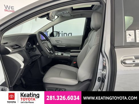 New 2026 Toyota Sienna XLE FWD image 5