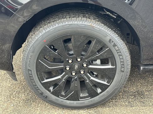 New 2025 Ford Expedition Max Platinum w/ Stealth Appearance Package image 9