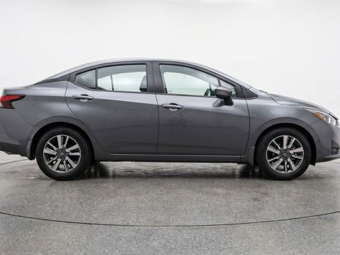 Used 2025 Nissan Versa SV image 11