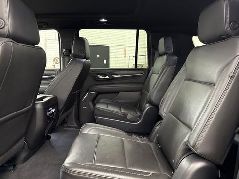 Used 2022 GMC Yukon XL Denali AWD/4WD image 12