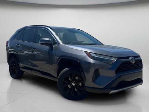 Used 2023 Toyota RAV4 SE w/ Convenience Package AWD/4WD image 2