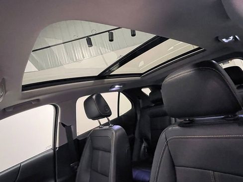 Used 2024 Chevrolet Equinox Premier image 23
