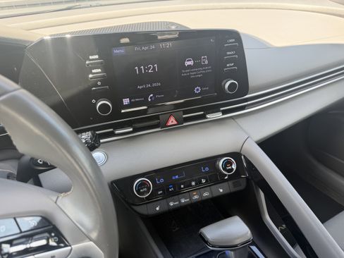 Used 2021 Hyundai Elantra SEL w/ Convenience Package FWD image 22