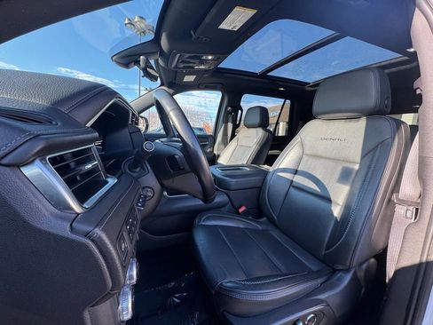 Used 2022 GMC Yukon Denali w/ Denali Premium Package image 19