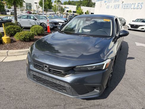 Used 2023 Honda Civic EX image 4