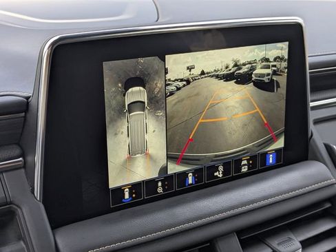 Used 2023 GMC Yukon XL SLT w/ SLT Luxury Package image 23