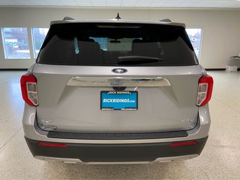 Used 2023 Ford Explorer XLT w/ Equipment Group 202A image 9