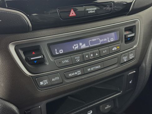 Certified 2024 Honda Passport TrailSport image 16