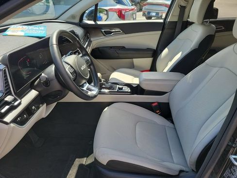 Used 2023 Kia Sportage EX FWD image 16