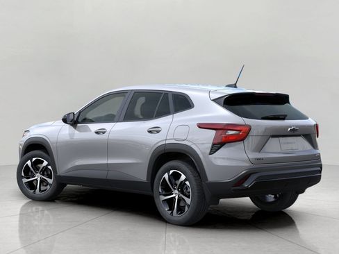 Used 2026 Chevrolet Trax RS FWD image 3