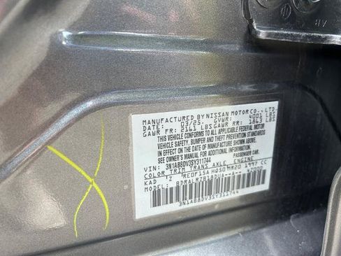 Used 2025 Nissan Sentra SR FWD image 15