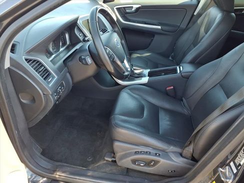 Used 2016 Volvo XC60 T5 Premier w/ Proximity Package image 15