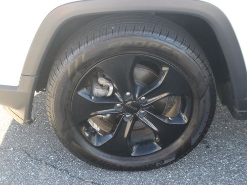 Used 2021 Jeep Compass Latitude w/ Sun and Sound Group image 33