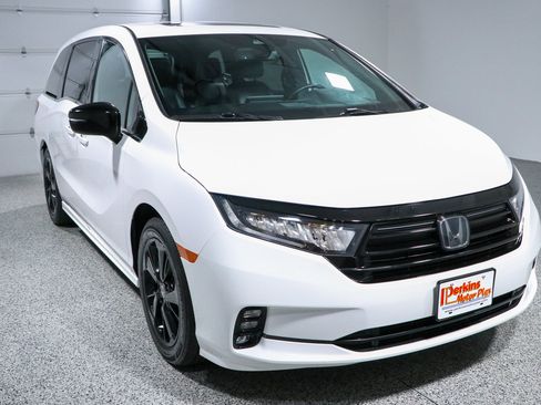 Used 2023 Honda Odyssey Sport image 5