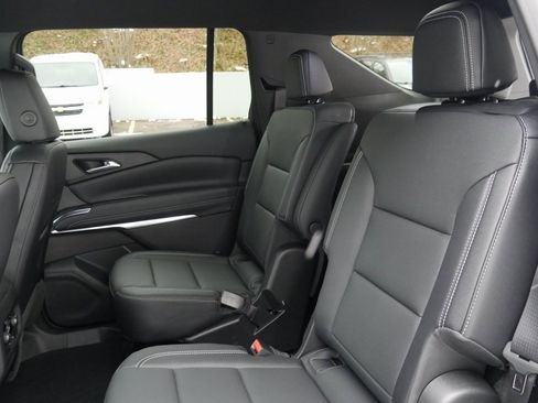 New 2026 Chevrolet Traverse LT w/ LPO, Floor Liner Package image 26